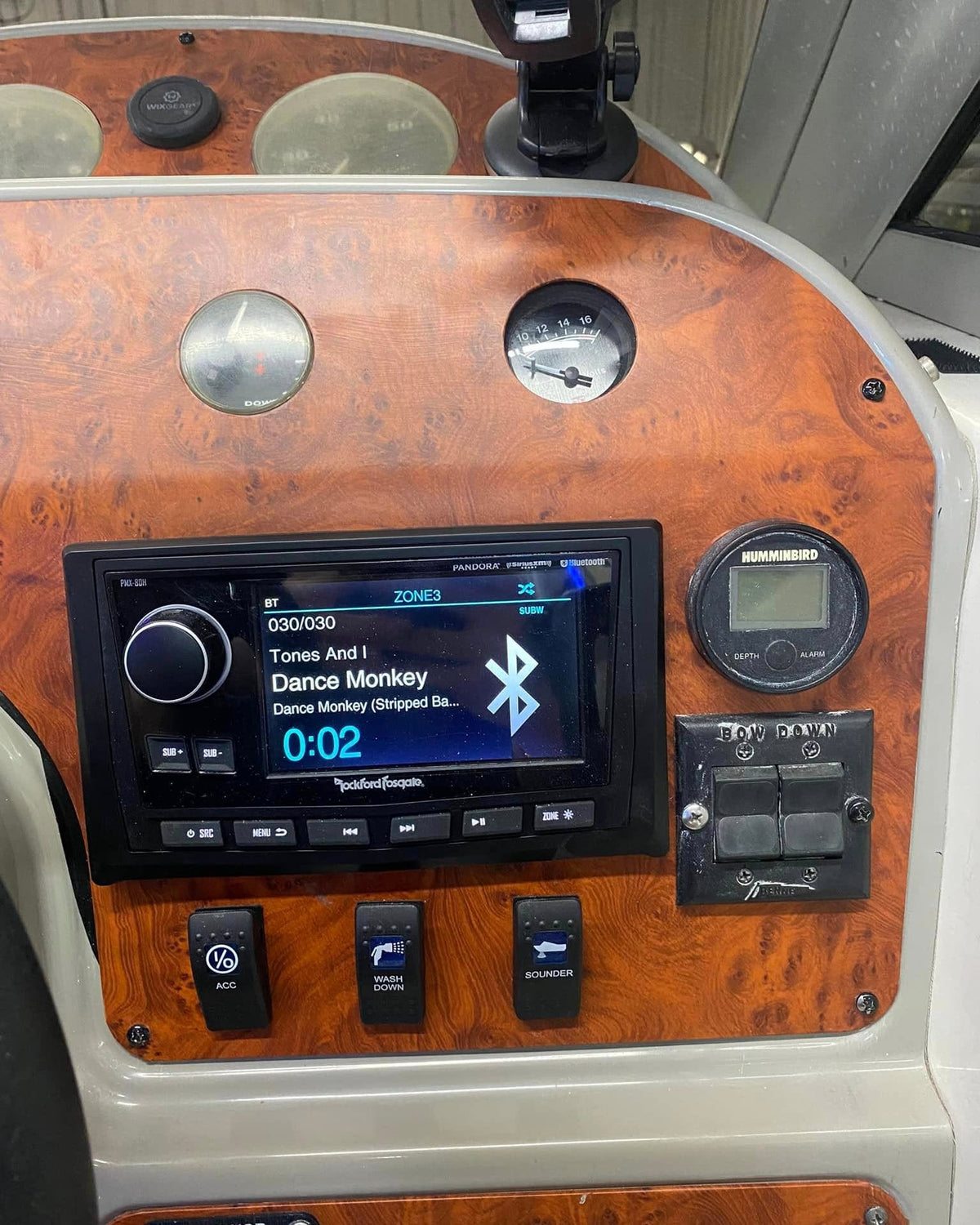 1995 Maxum 2700 SCR Sport Cruiser Marine Audio Overhaul