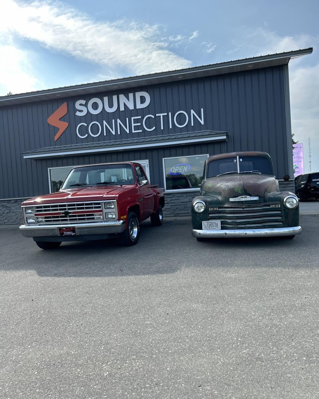 1985 Chevrolet C10 Custom Deluxe Classic Audio Upgrade