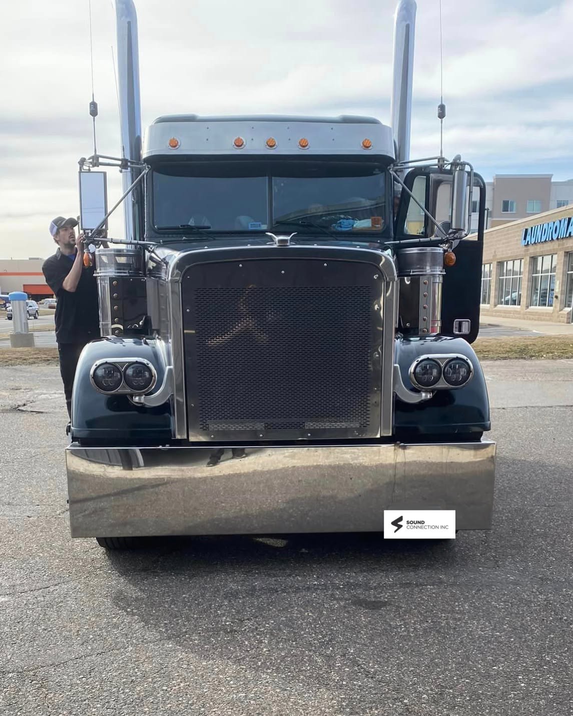 1997 Freightliner Classic Audio Upgrade