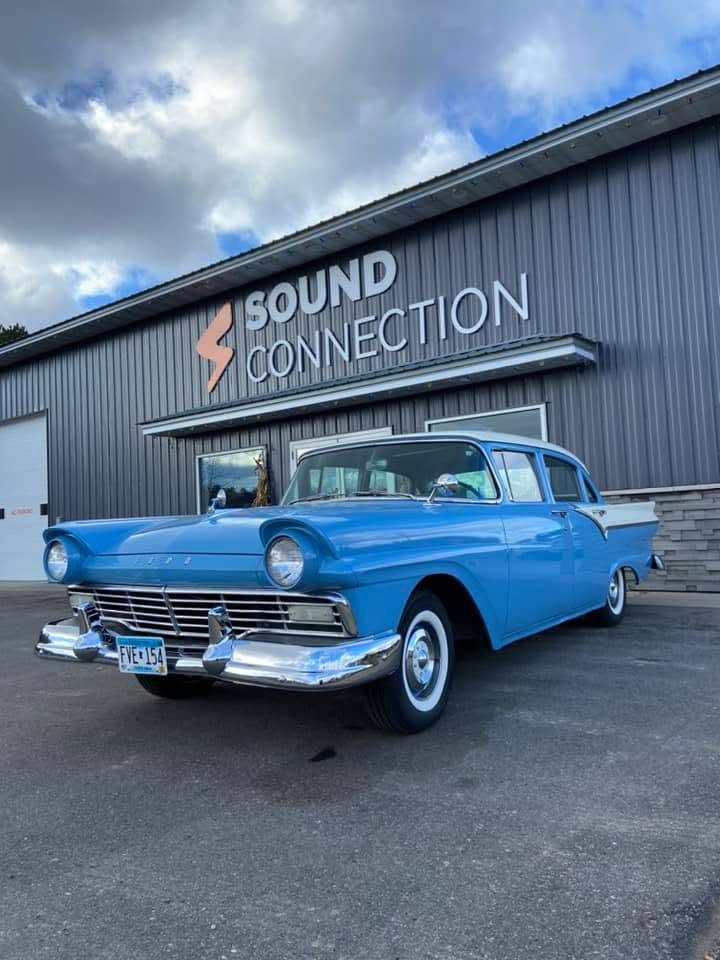 1957 Ford Custom 300 Classic Radio Upgrade