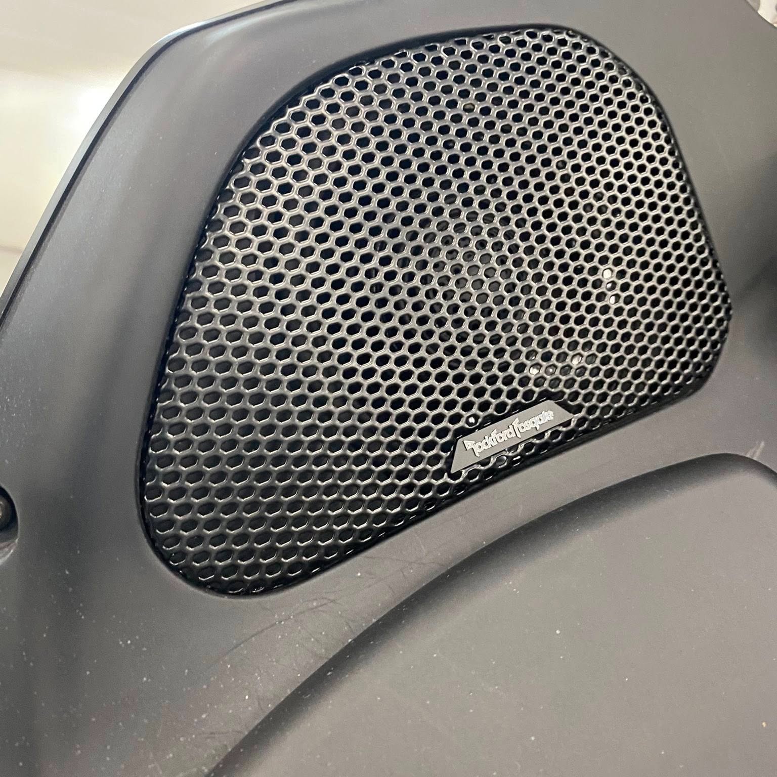 2000 Harley-Davidson Road Glide Audio & Lighting Upgrade