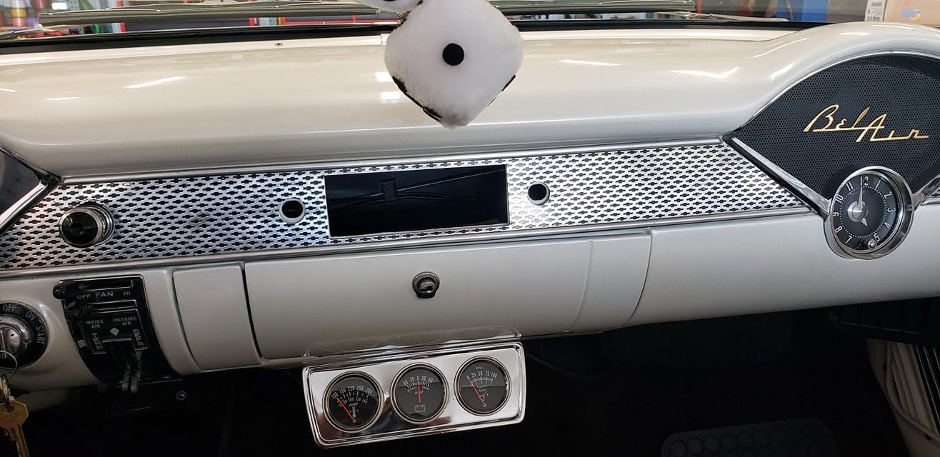 1955 Chevrolet Bel Air Retro Radio Installation