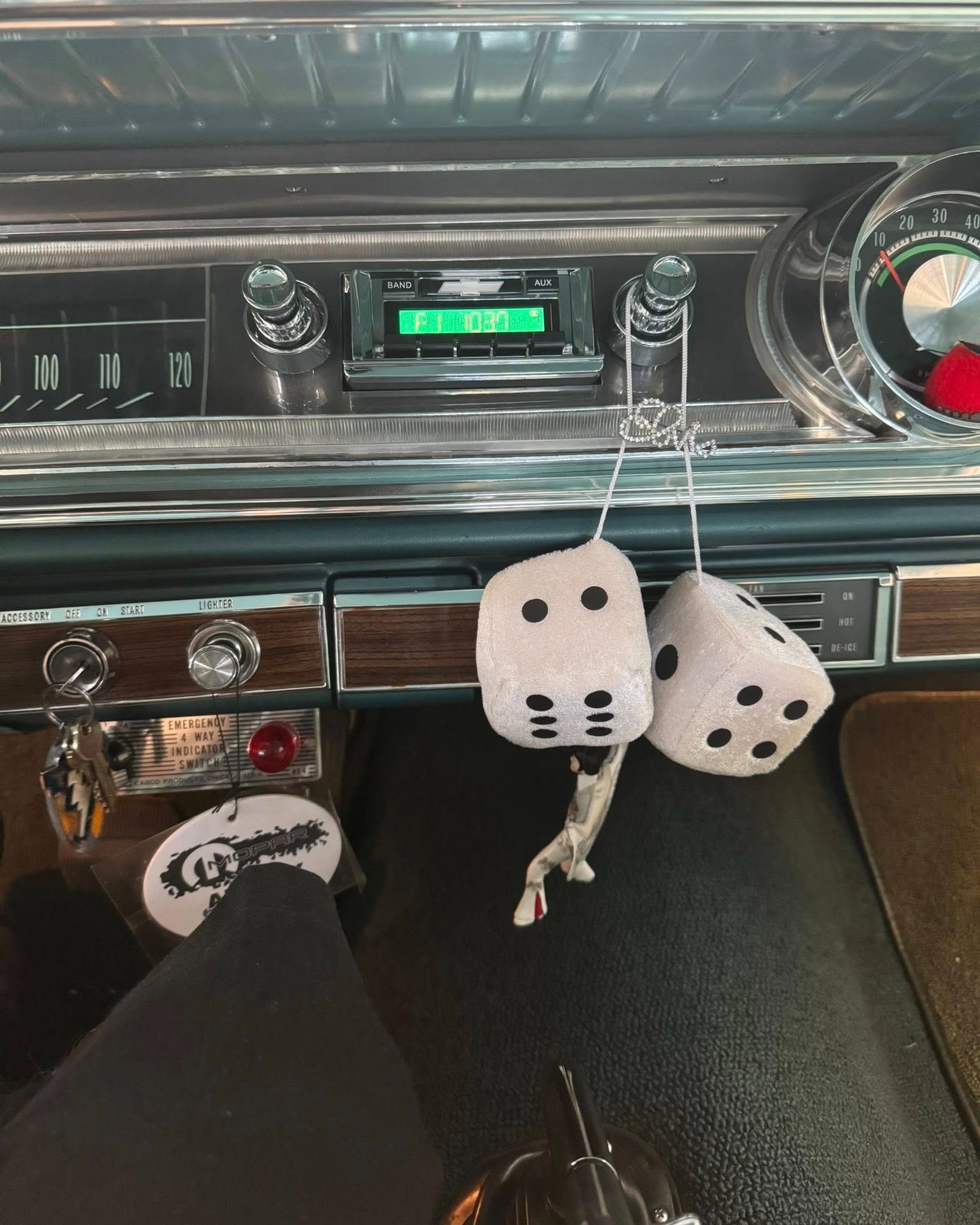 1965 Chevrolet Impala Retro Radio Upgrade