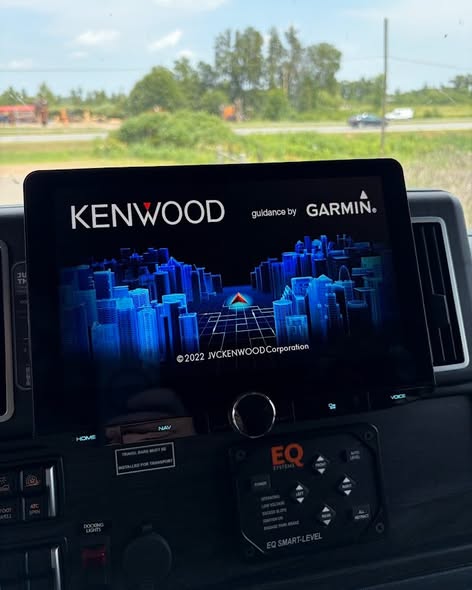 Freightliner Valencia RV Kenwood DNR1008RVS Upgrade