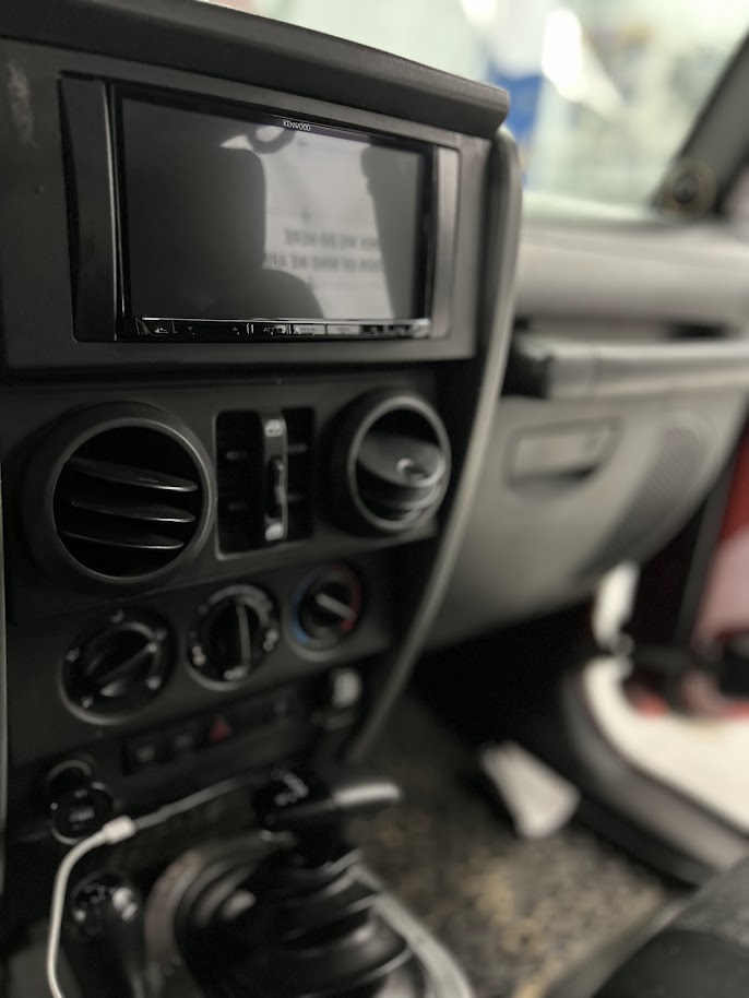 2011 Jeep Wrangler Unlimited Rubicon Complete Audio Upgrade