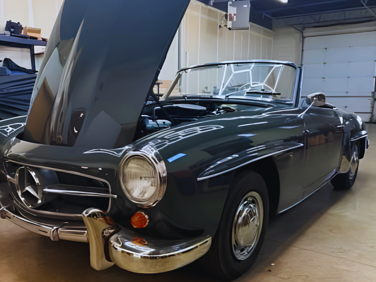 1958 Mercedes-Benz 190SL Retro Audio Upgrade